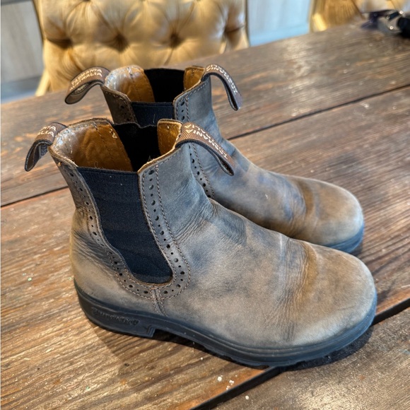 Blundstone Brown and Black Chelsea Boots - Picture 1 of 6